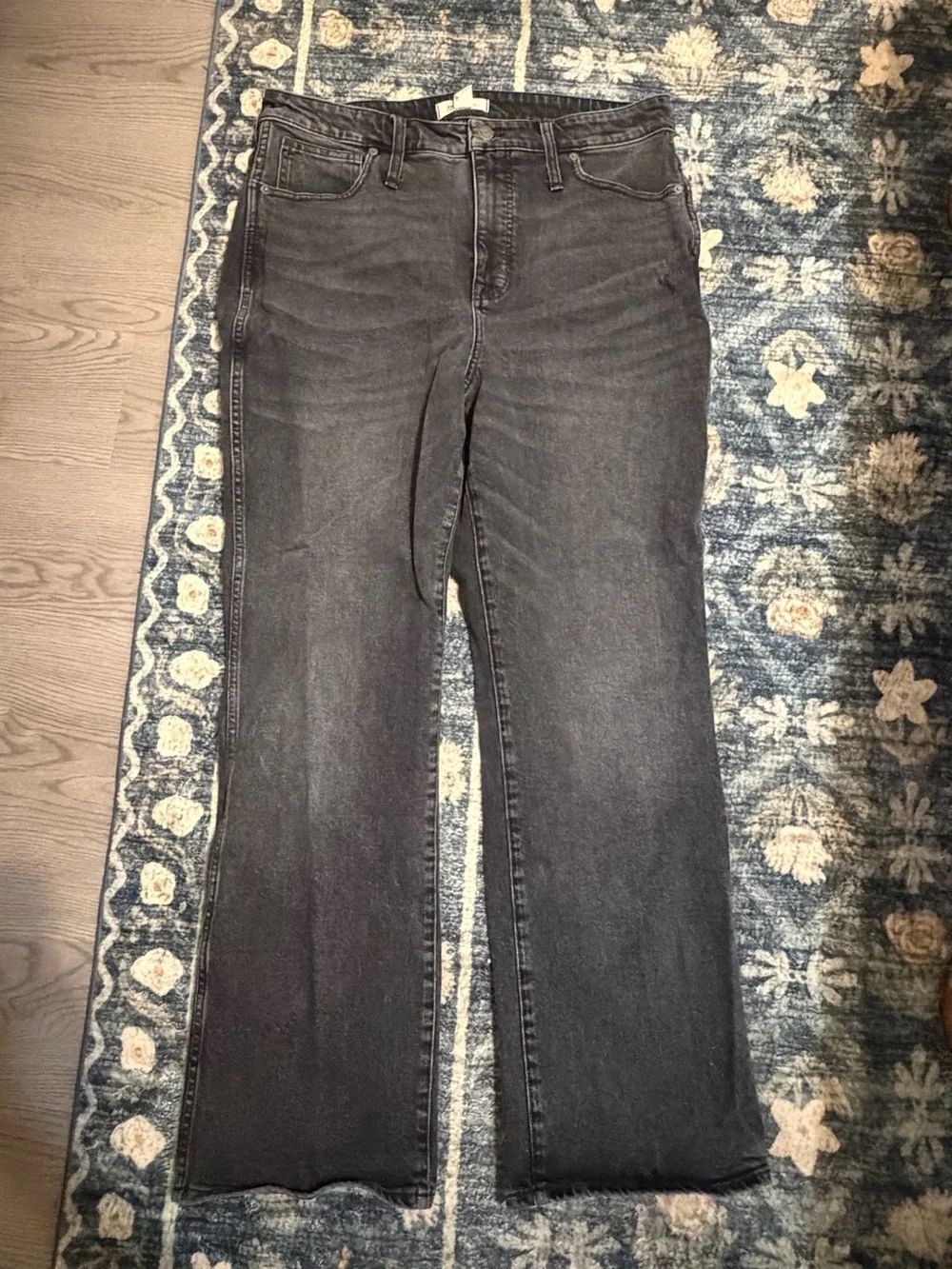 Madewell Women's Washed Black Straight-Leg Jeans